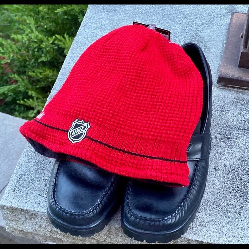 Chicago Blackhawks Hockey Girls‎ Red Reebok Reversible  Knit Hat New with Tags